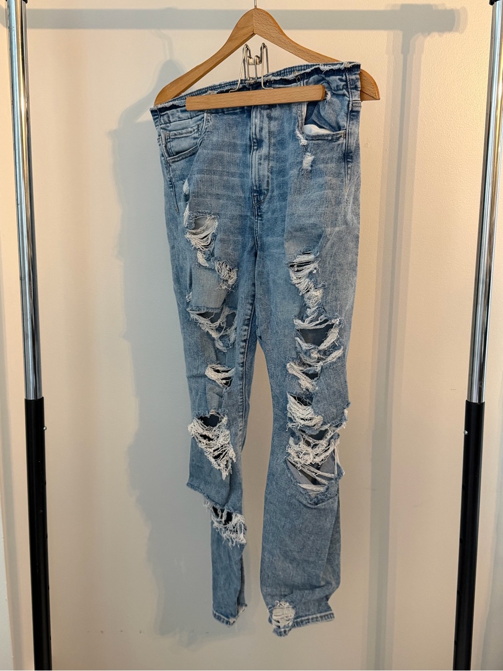 American Eagle High Rise Distressed Jeggings
